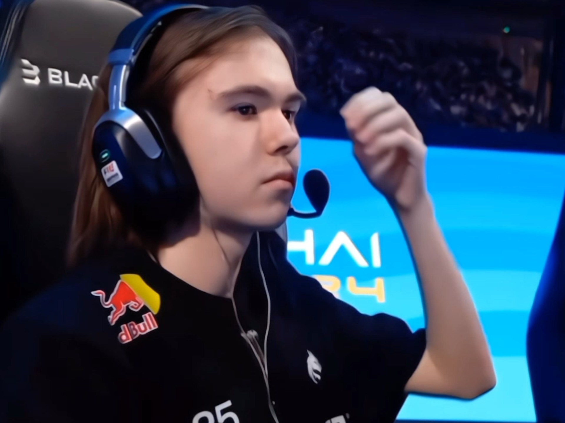 的侧翼参与 的侧翼参与